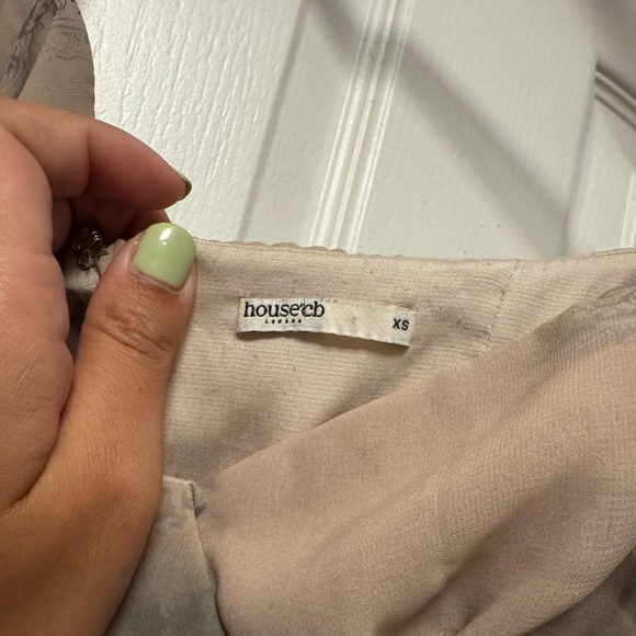 House of CB XS Christiana Beige Floral Mini Dress with Pink Rose Print - Picture 9 of 9